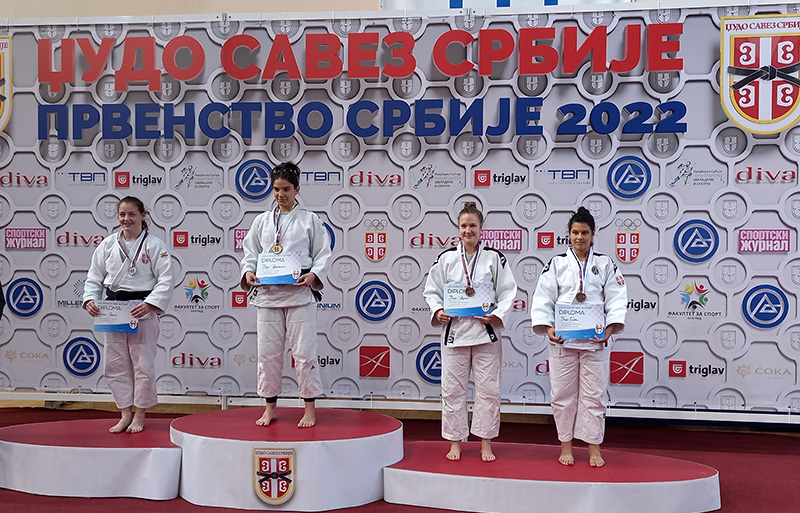 Sjajan uspeh mladih džudistkinja "Voždovca" na prvenstvu Srbije