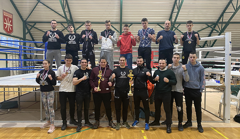 Voždovac Fight Team je osvojio pehar za najbolji klub, kikboks, disciplina K-1